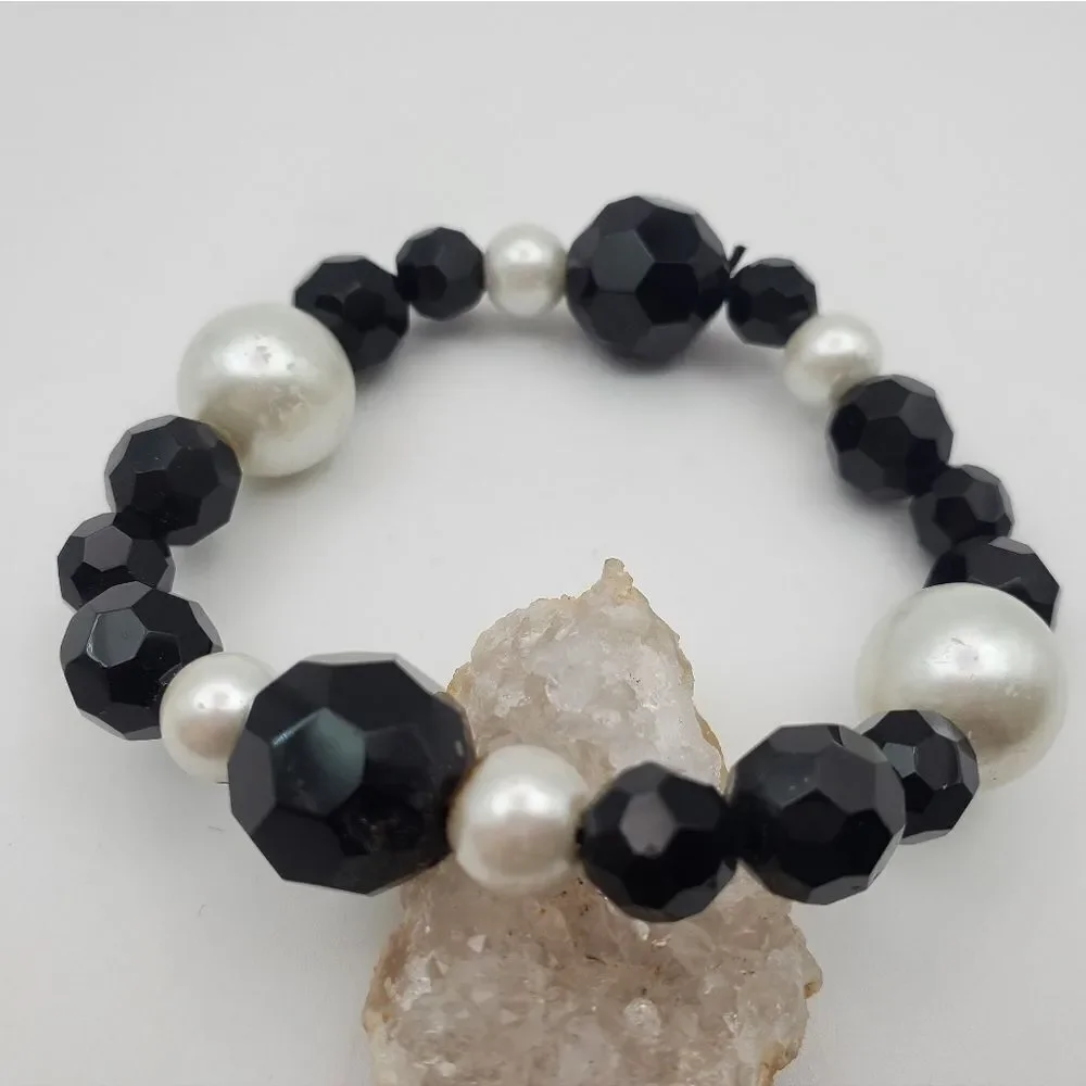 Black and white tie affair bracelet B1510‎